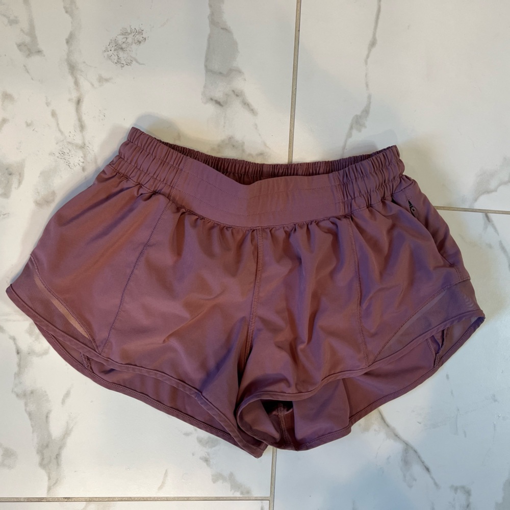 RARE Lululemon Hotty Hot Short Low Rise 2.5 inch Pink Mauve Size 6